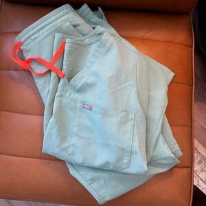 Figs LIMITED EDITION jade green scrubs set